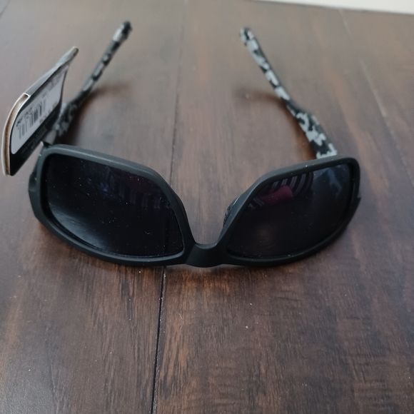 Mens Ironman sunglasses - Picture 2 of 6